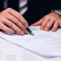 Wykreślenie hipoteki z księgi wieczystej – ile trwa i jak uniknąć opóźnień?