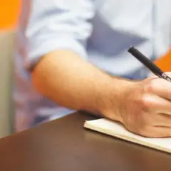Jaki kod PKD dla sprzedaży internetowej? Odkryj najlepsze opcje!
