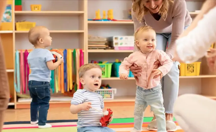 Kiedy decyzja o dofinansowaniu do żłobka? Sprawdź terminy i uniknij opóźnień