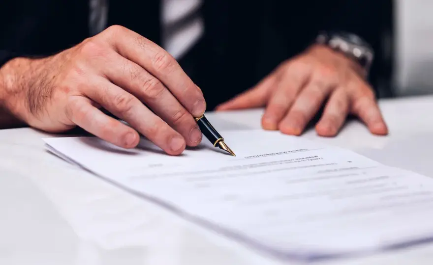 Wykreślenie hipoteki z księgi wieczystej – ile trwa i jak uniknąć opóźnień?